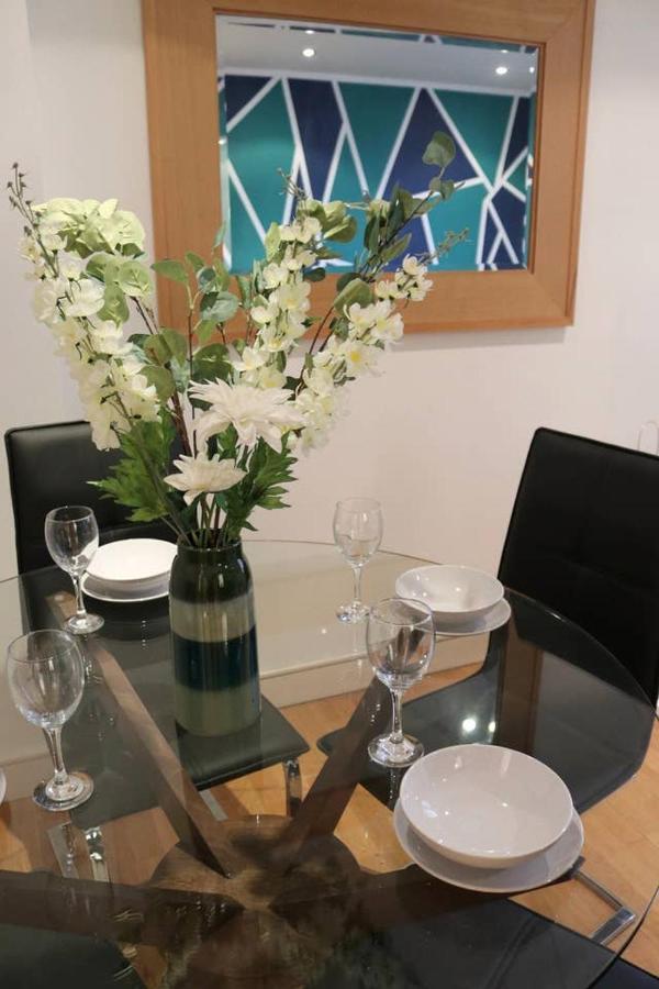 Heart Of Leeds City Centre Living - Sleeps 6 Apartment Luaran gambar